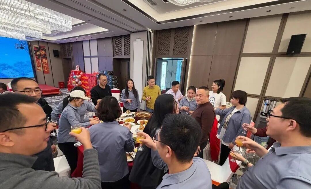 A Taste of Togetherness Sharing the Festive New Year Feast at Datang A Taste of Togetherness Sharing the Festive New Year Feast at Datang