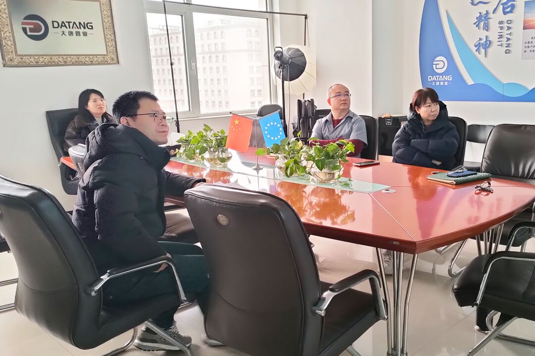 The Datang finned tube sales team held a meeting to resolve customers' heat exchange issues