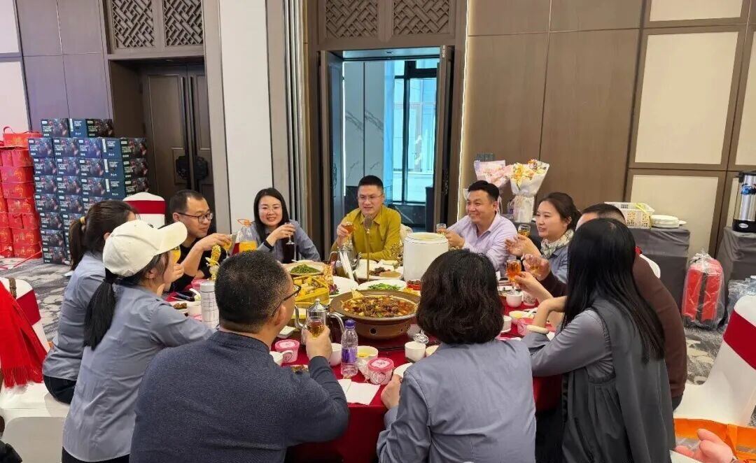 The Grand Reunion Banquet Celebrating Unity and Success Among the Family of Datang The Grand Reunion Banquet Celebrating Unity and Success Among the Family of Datang